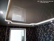 Многоуровневый натяжной потолок с межуровневой подсветкой