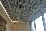 натяжные потолки на балконе-эффект дерева