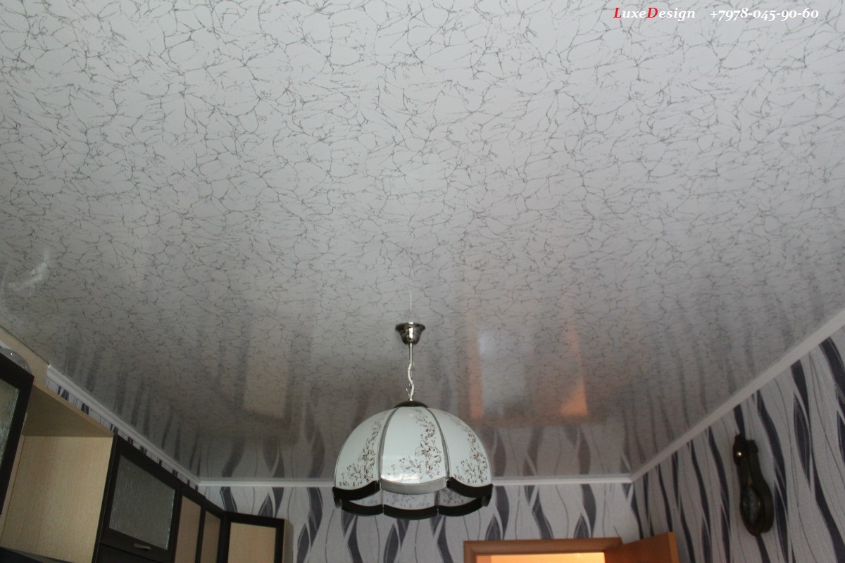 Фактурный натяжной потолок Мрамор