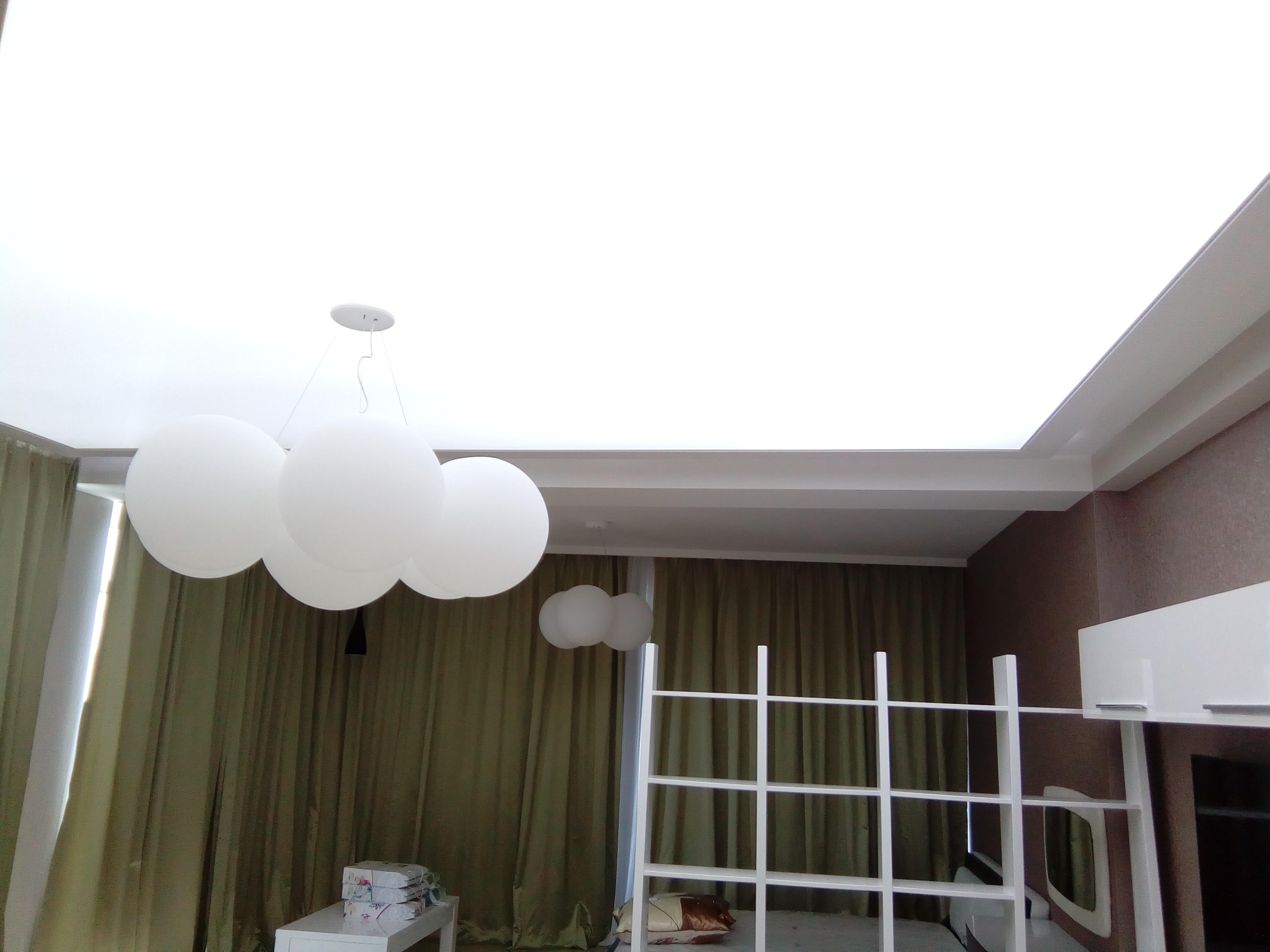   Полупрозрачные потолки Translucent         