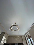 Натяжной потолок в столовой на теневом примыкание