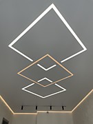 Световые линии в спальне